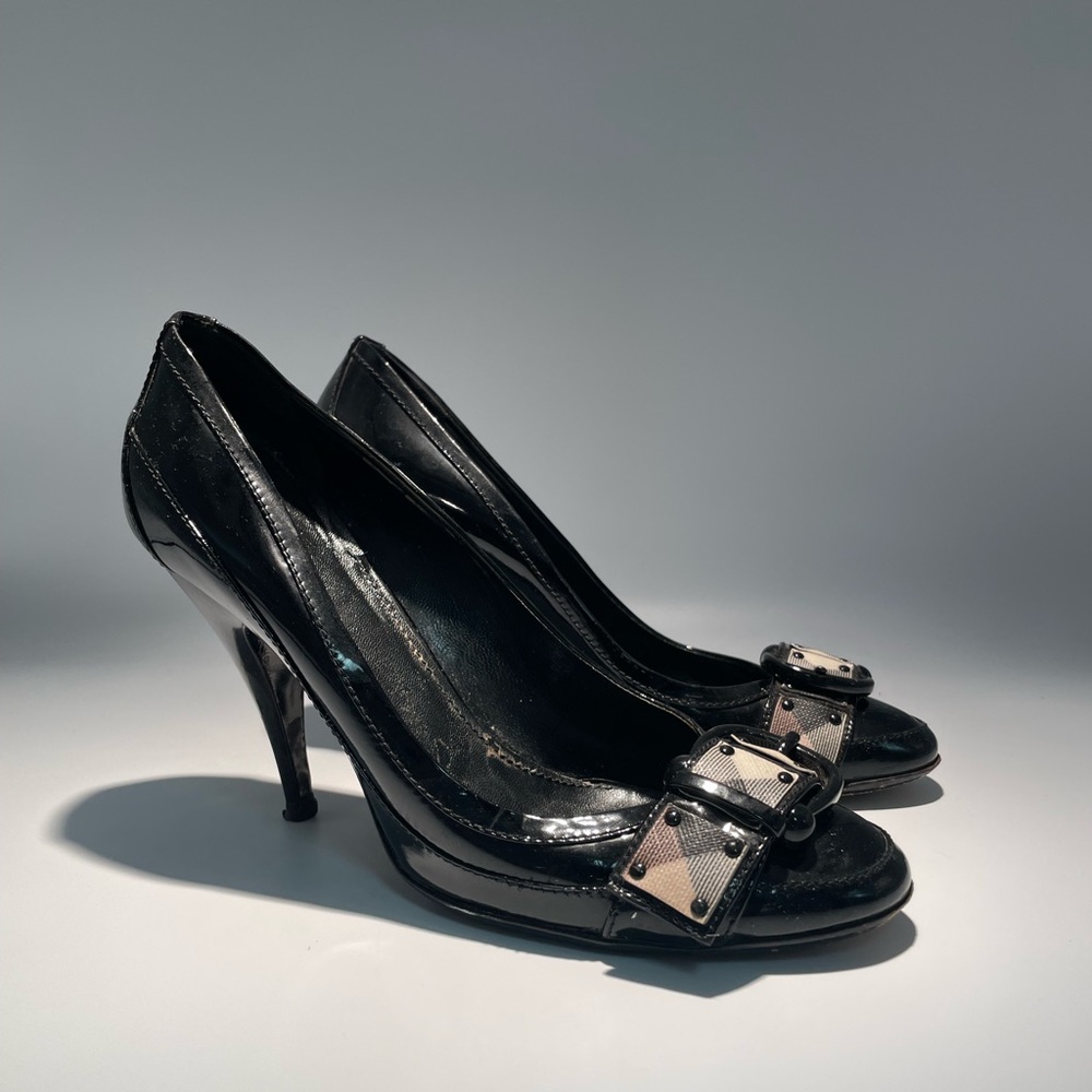 Burberry Patent Leather Pump with Buckle
